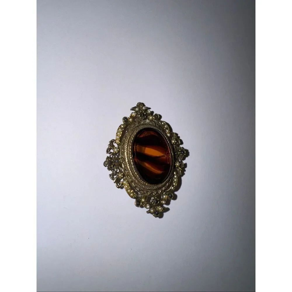 Vintage Gold-Tone Oval Brooch Pendant Faux Pearls Cabochon Stone Victorian Style